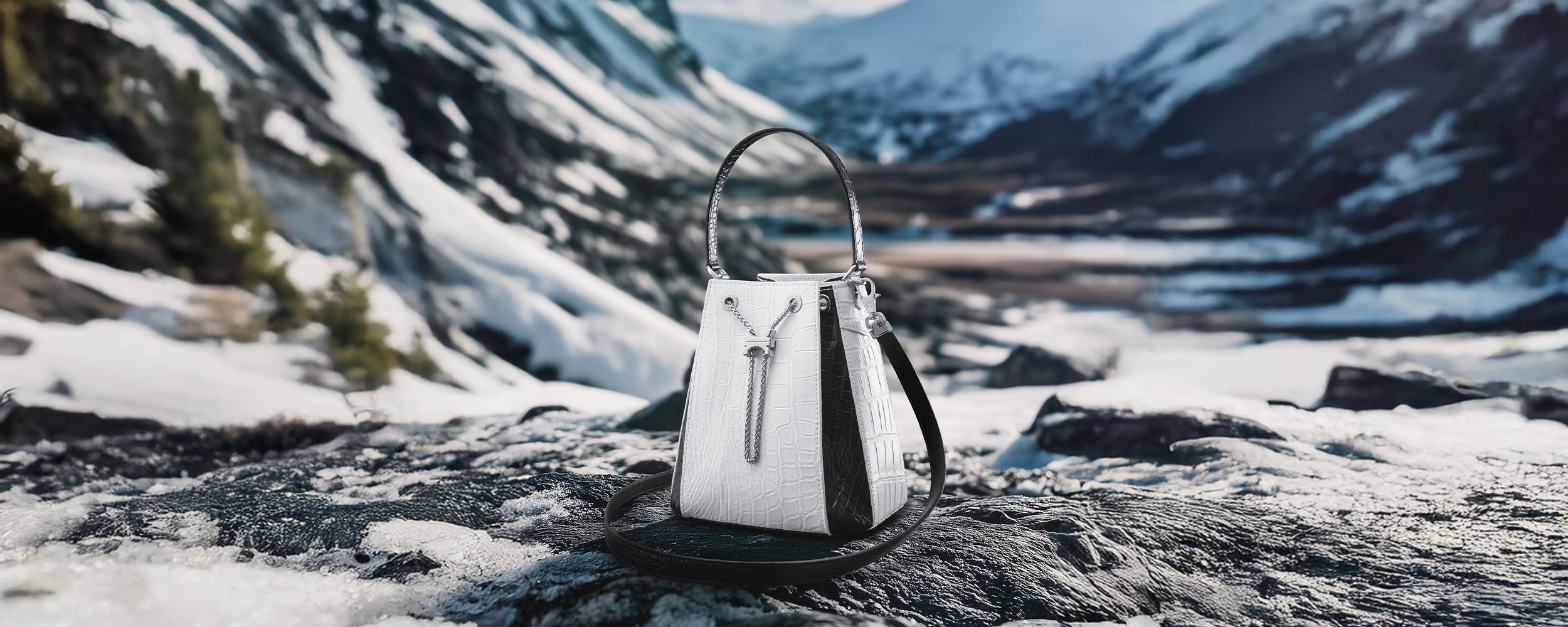 CREST LINK ORIGAMI BUCKET BAG (ARCTIC) – KWANPEN