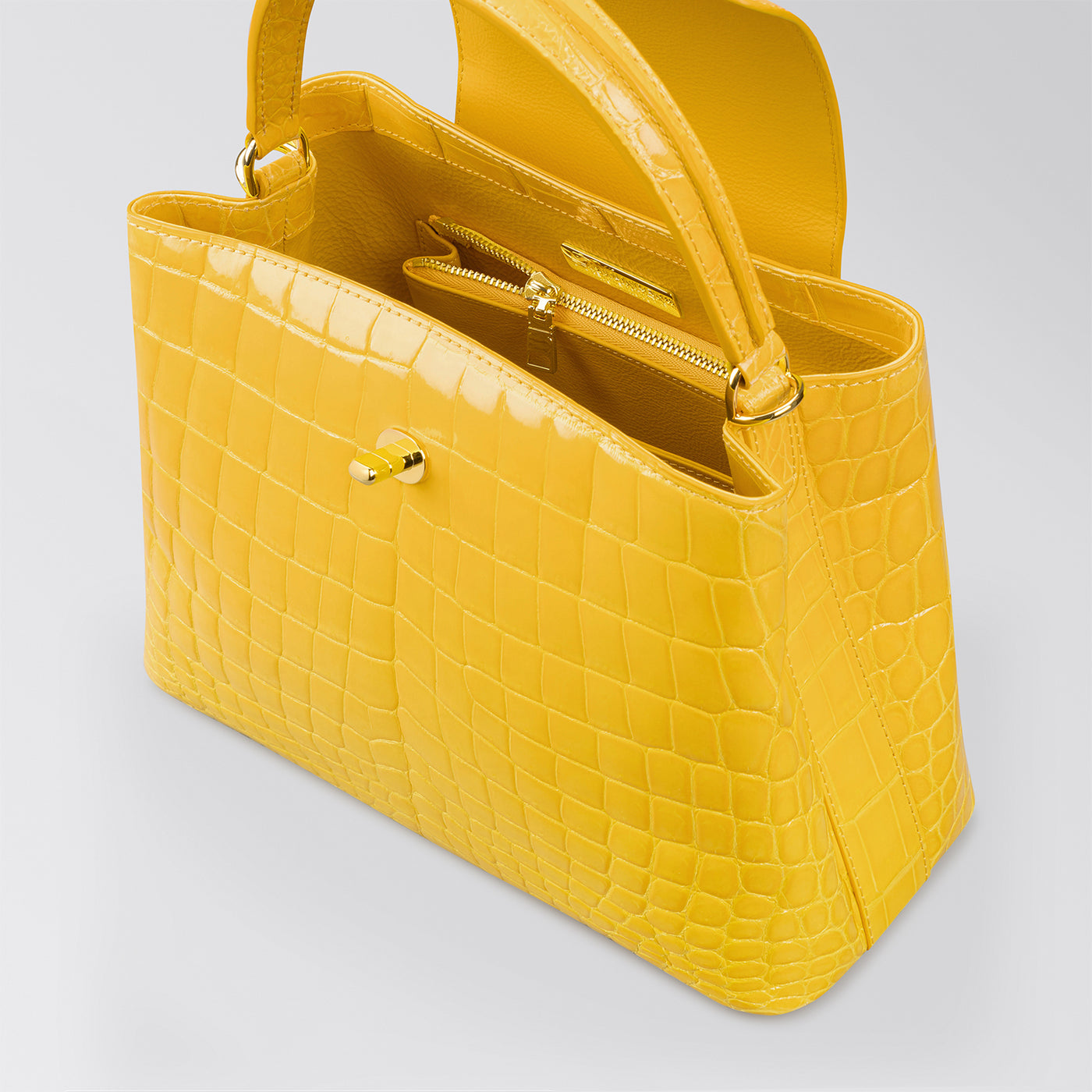 CREST FLAP HANDBAG | KWANPEN